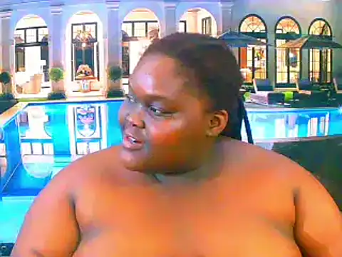 Snapshot of EbonyHotBuns chatting on 07.28.26 EbonyHotBuns online show from 07.28.26