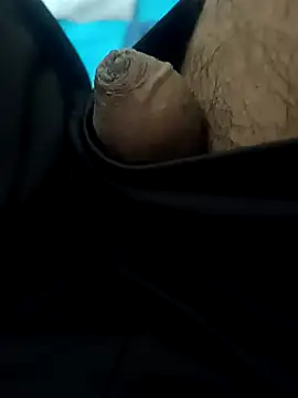 Snapshot of nick05inch chatting on 10.29.25 nick05inch online show from 10.29.25