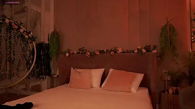 Snapshot of Smiley_Mia chatting on 09.14.25 Smiley Mia online show from 09.14.25