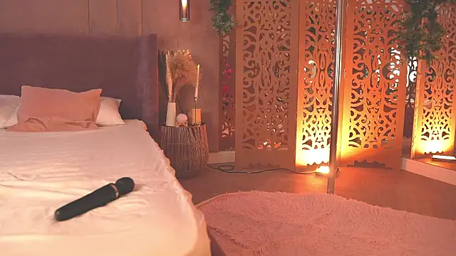 Smiley Mia online show from 02.03.26