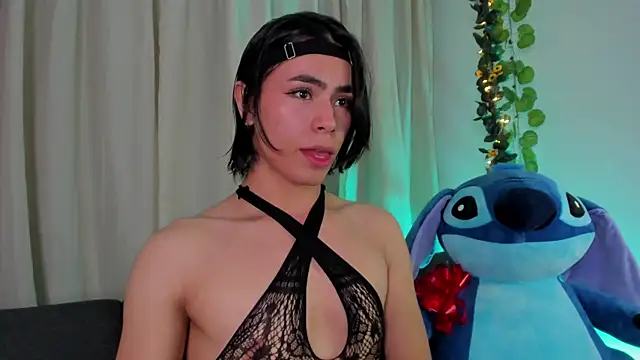 Snapshot of Little_michell chatting on 04.06.26 Little michell online show from 04.06.26