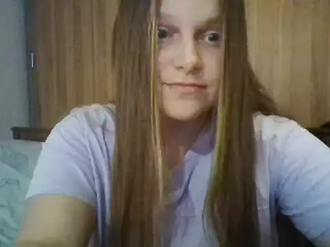 Evasapples online show from 03.15.25