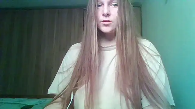 Snapshot of Evasapples chatting on 02.15.26 Evasapples online show from 02.15.26