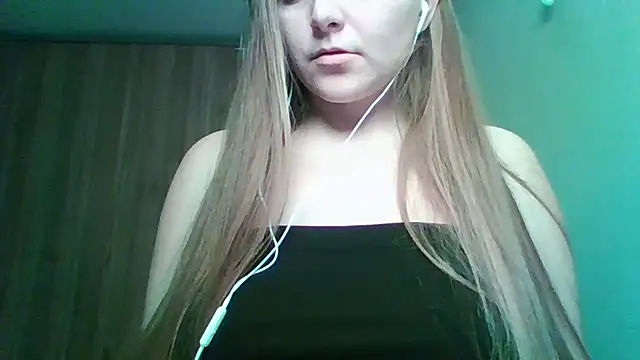 Snapshot of Evasapples chatting on 02.28.26 Evasapples online show from 02.28.26