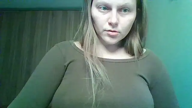 Snapshot of Evasapples chatting on 03.05.26 Evasapples online show from 03.05.26