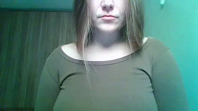 Snapshot of Evasapples chatting on 03.14.26 Evasapples online show from 03.14.26