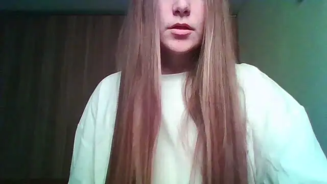 Snapshot of Evasapples chatting on 03.18.26 Evasapples online show from 03.18.26