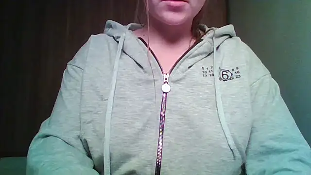 Snapshot of Evasapples chatting on 05.21.26 Evasapples online show from 05.21.26