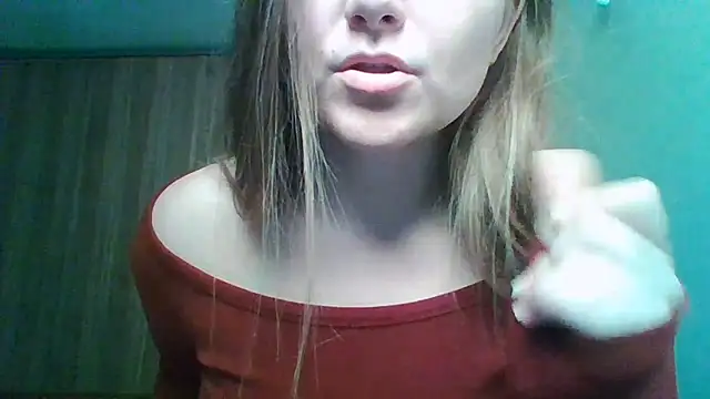 Snapshot of Evasapples chatting on 06.11.26 Evasapples online show from 06.11.26