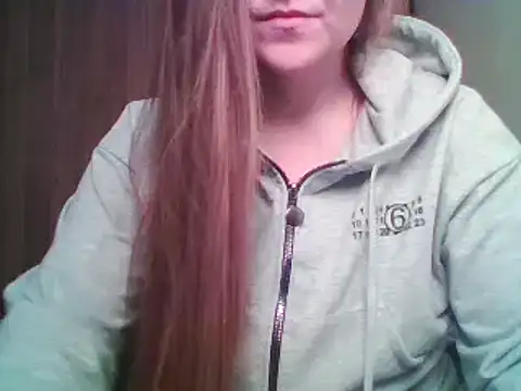 Snapshot of Evasapples chatting on 06.13.26 Evasapples online show from 06.13.26