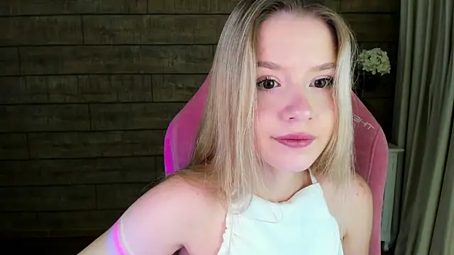 MilanaBalmain online show from 09.15.25