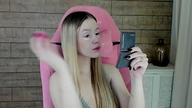 MilanaBalmain online show from 11.16.25