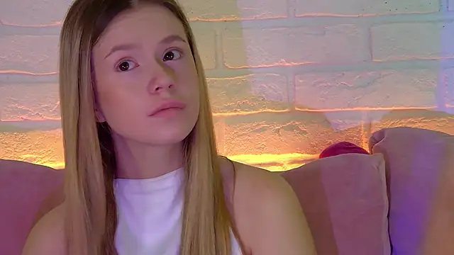 MilanaBalmain online show from 11.17.25