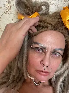 Snapshot of Gardener_of_Illusions chatting on 02.06.26 Gardener of Illusions online show from 02.06.26