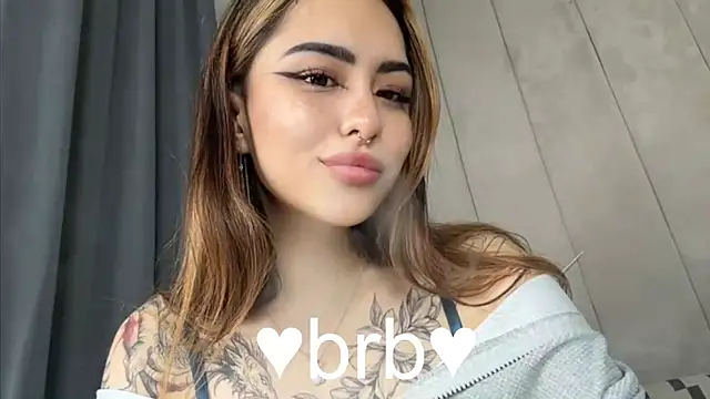 Snapshot of baby__kim chatting on 11.19.25 baby kim online show from 11.19.25