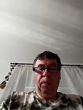 Snapshot of Lisak951 chatting on 04.27.26 Lisak951 online show from 04.27.26