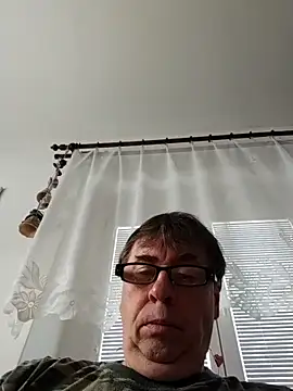 Snapshot of Lisak951 chatting on 05.19.26 Lisak951 online show from 05.19.26