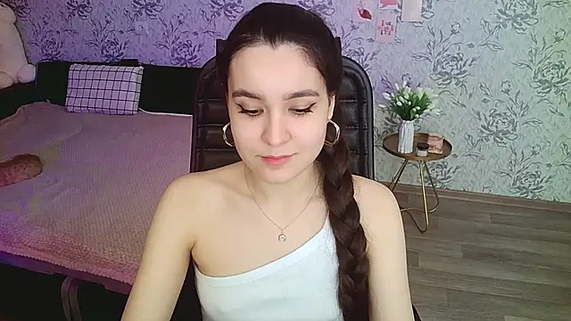 Snapshot of annie_shine chatting on 01.07.25 annie shine online show from 01.07.25