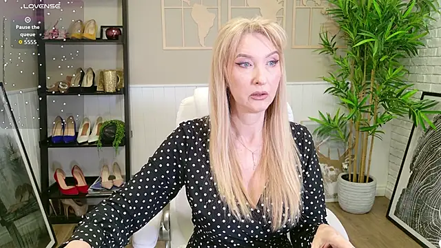 LadyLeea online show from 05.06.26