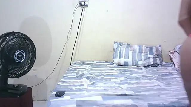 Snapshot of pornstarbrezillian chatting on 10.04.25 pornstarbrezillian online show from 10.04.25