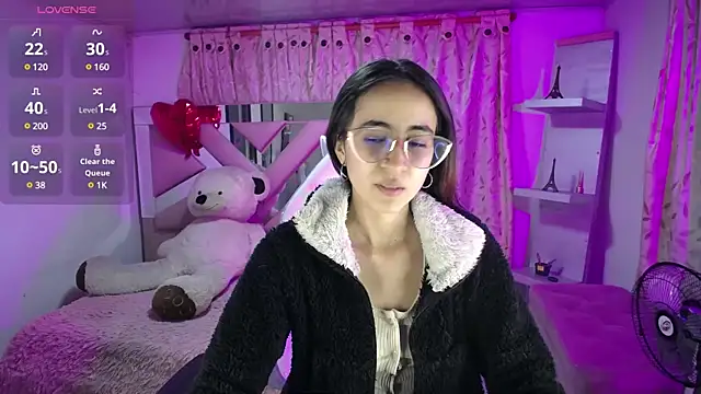 Snapshot of Mia_Fischer chatting on 02.24.25 Mia Fischer online show from 02.24.25