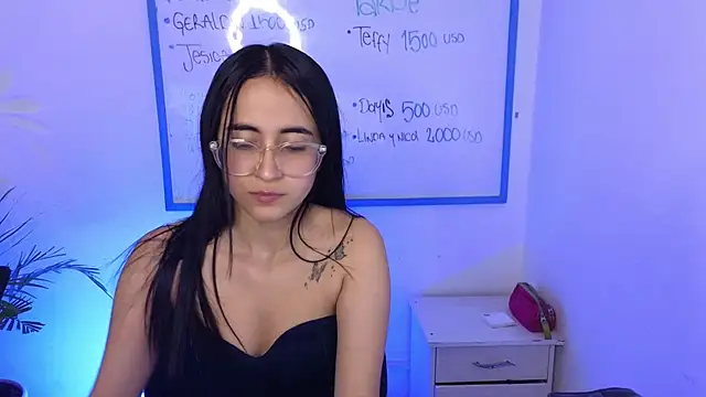 Mia Fischer online show from 04.25.26