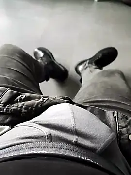 cricrimsBarcelona online show from 12.03.24