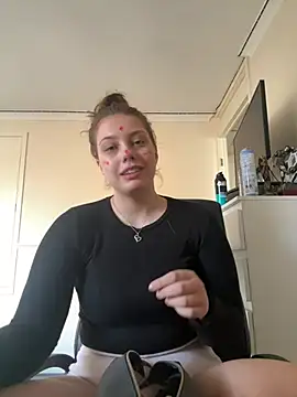 Snapshot of Krystal_Tx chatting on 03.19.25 Krystal Tx online show from 03.19.25