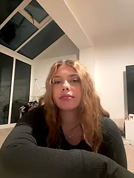 Snapshot of Krystal_Tx chatting on 09.21.25 Krystal Tx online show from 09.21.25