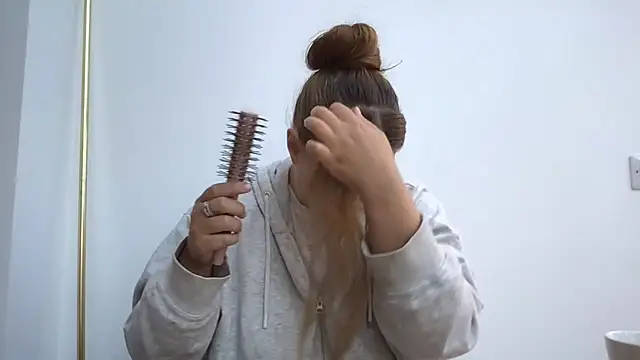 Snapshot of Krystal_Tx chatting on 09.27.25 Krystal Tx online show from 09.27.25