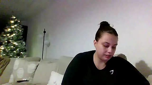 Snapshot of Krystal_Tx chatting on 11.22.25 Krystal Tx online show from 11.22.25