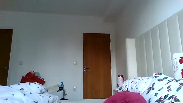 Snapshot of Krystal_Tx chatting on 11.25.25 Krystal Tx online show from 11.25.25