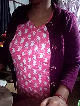 Snapshot of EeshaBhabi chatting on 11.24.25 EeshaBhabi online show from 11.24.25