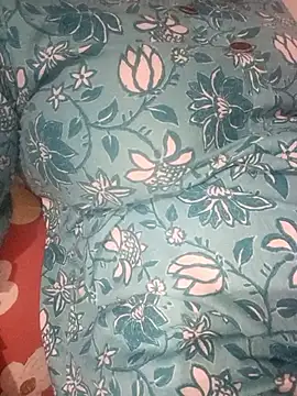 Snapshot of EeshaBhabi chatting on 11.27.25 EeshaBhabi online show from 11.27.25