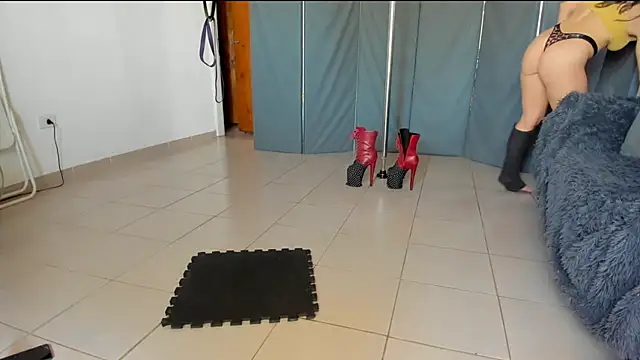 Snapshot of jessiburningheels chatting on 01.24.25 jessiburningheels online show from 01.24.25