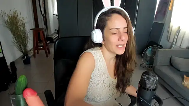 Snapshot of jessiburningheels chatting on 03.03.25 jessiburningheels online show from 03.03.25