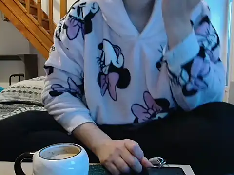 Snapshot of Lauzo21 chatting on 10.06.25 Lauzo21 online show from 10.06.25