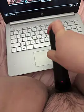 yourcutesarah online show from 11.04.25