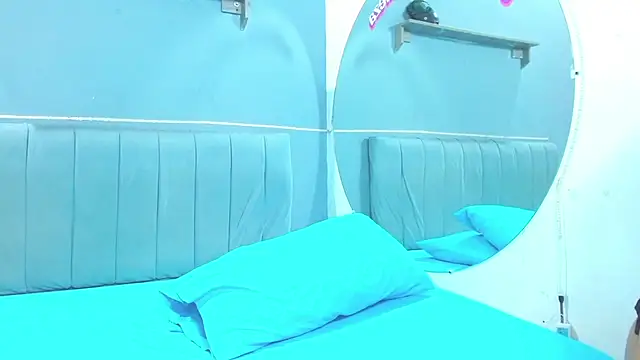 Snapshot of minimi_naty chatting on 12.28.24 minimi naty online show from 12.28.24