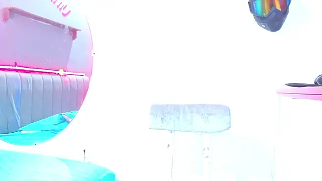 Snapshot of minimi_naty chatting on 02.04.25 minimi naty online show from 02.04.25