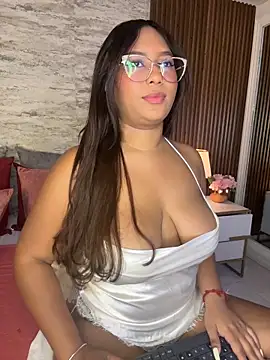 MadisonHunter2024 online show from 02.04.26