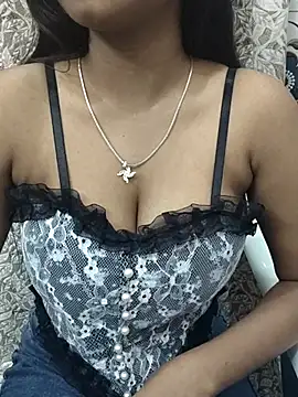 Ishaani 0 online show from 02.15.25