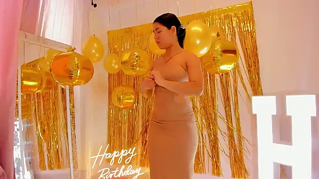 Snapshot of HayamiKioto chatting on 11.25.25 HayamiKioto online show from 11.25.25