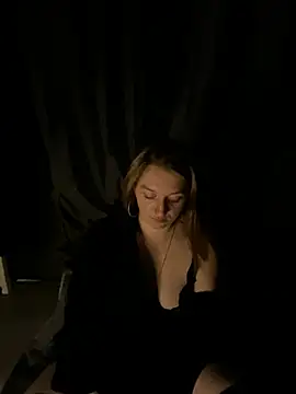 Snapshot of Stoner_BarbieXX chatting on 06.11.26 Stoner BarbieXX online show from 06.11.26
