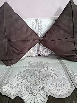 milf-kaira online show from 12.10.24