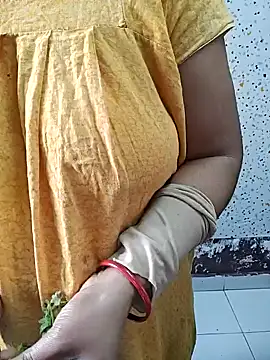 milf-kaira online show from 01.10.25