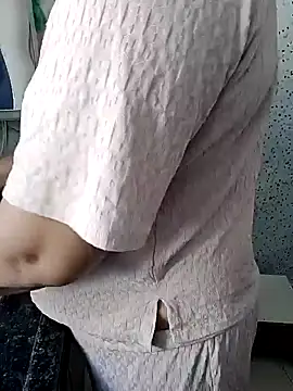 milf-kaira online show from 01.28.25