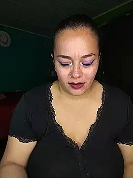 Snapshot of emily_sweet13 chatting on 05.26.26 emily sweet13 online show from 05.26.26