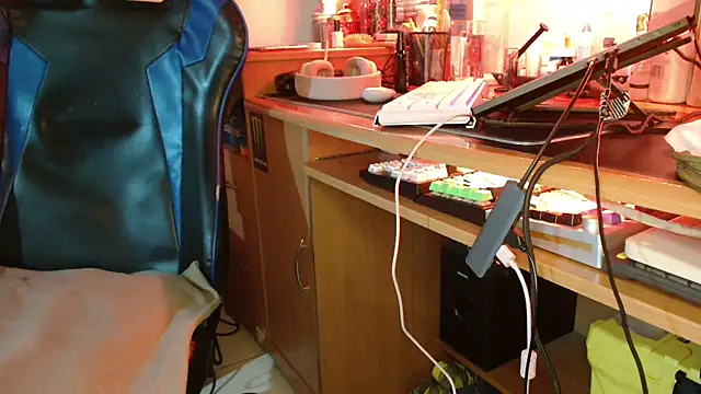 DirtyDi97 online show from 10.22.25