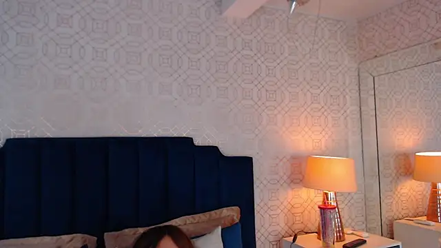 AdeleAndersonn online show from 12.17.25